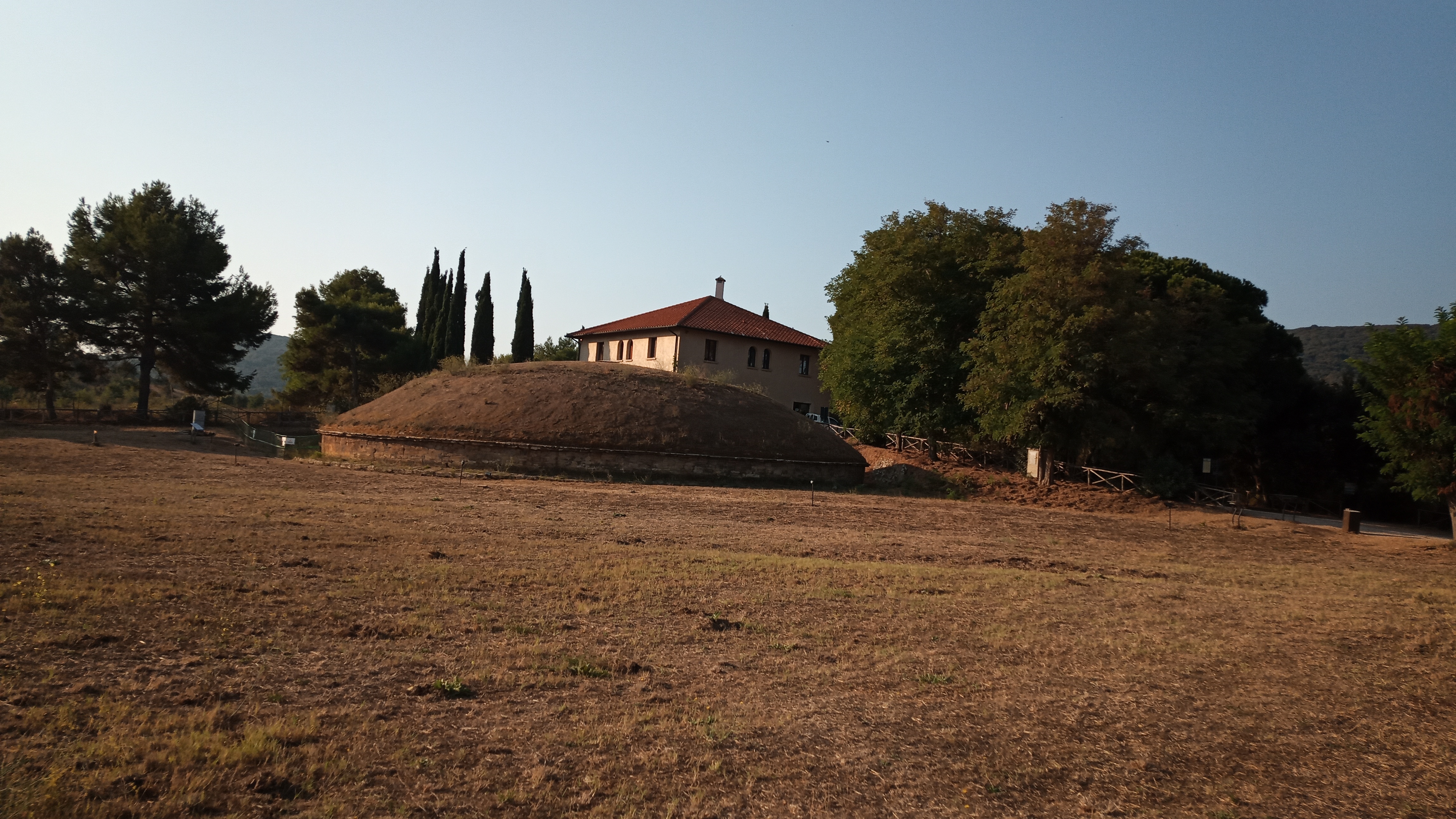 Túmulo funerario etrusco de Populonia